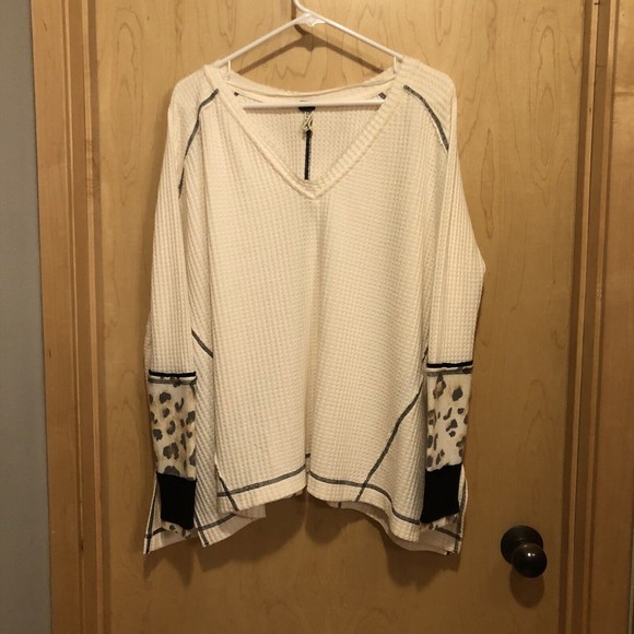 We the Free Oversized Cream Waffle Weave Animal Print Sleeve Women's Size xs - Picture 2 of 10
